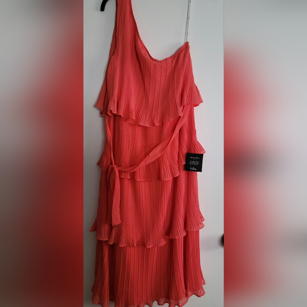 Lulu's coral pleated midi dress